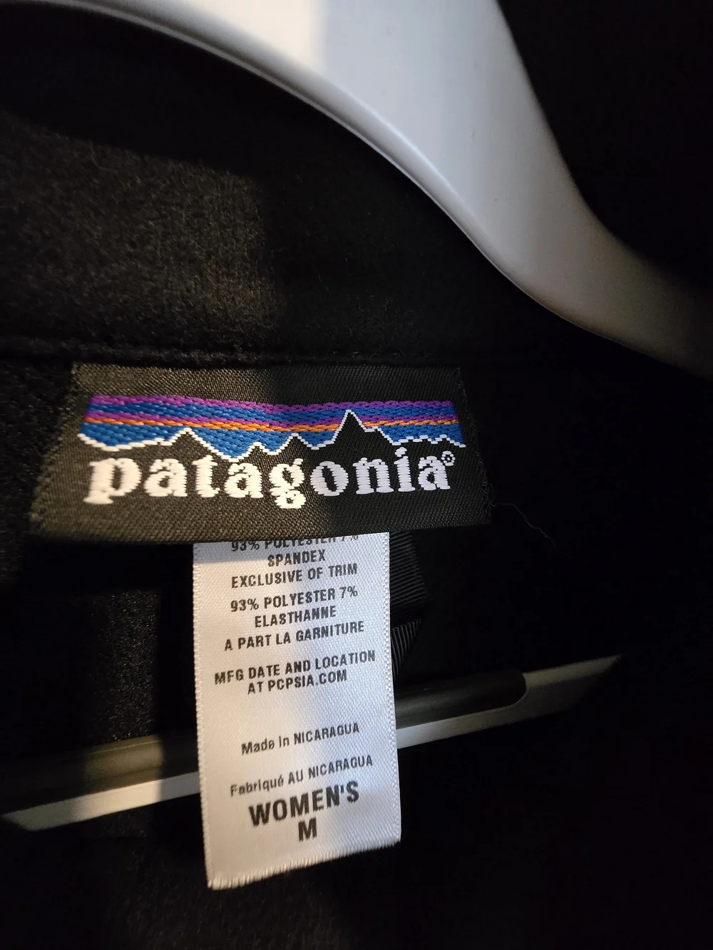 Patagonia Black Full-Zip Softshell Jacket - Picture 5 of 6